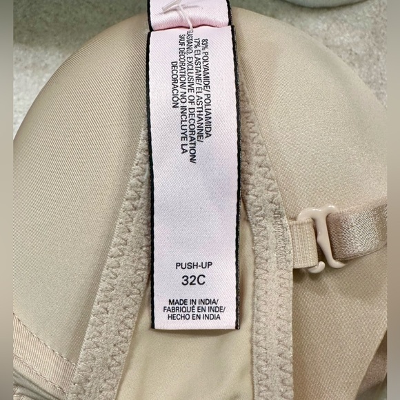 Victoria's Secret Push-Up Bra 32C, Padded Underwire - Picture 5 of 5